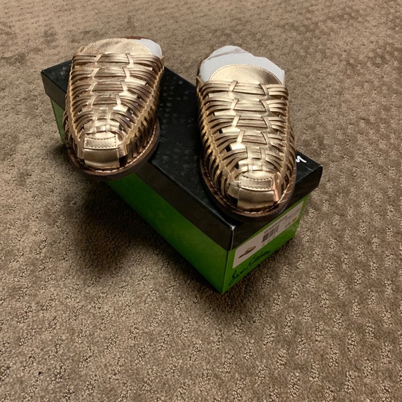 Sam Edelman size 8.5 Rose Gold Slides - Picture 3 of 5